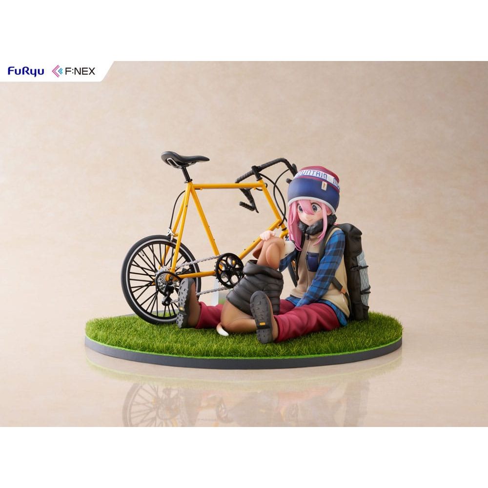 Laid Back Camp F:NEX PVC Statue 1/7 Nadeshiko Kagamihara 13 cm Furyu