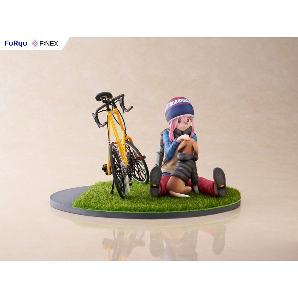 Laid Back Camp F:NEX PVC Statue 1/7 Nadeshiko Kagamihara 13 cm Furyu