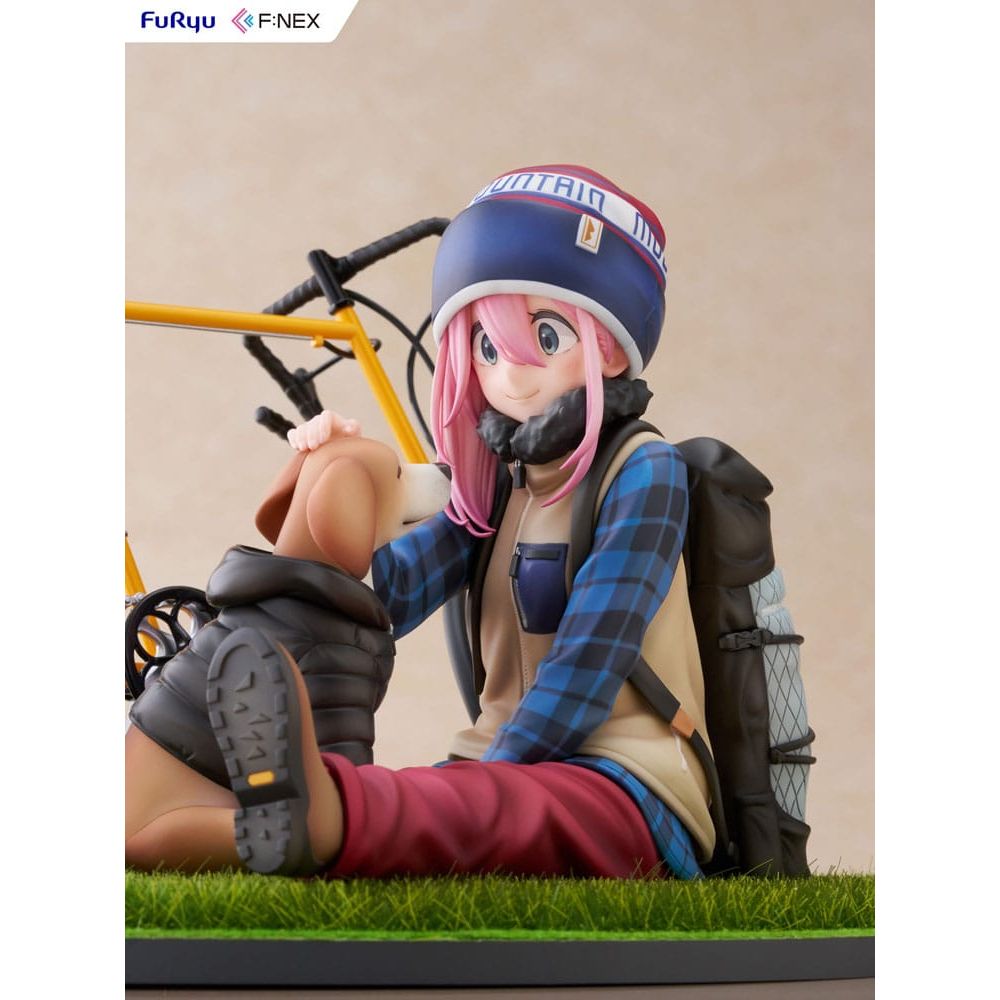 Laid Back Camp F:NEX PVC Statue 1/7 Nadeshiko Kagamihara 13 cm Furyu