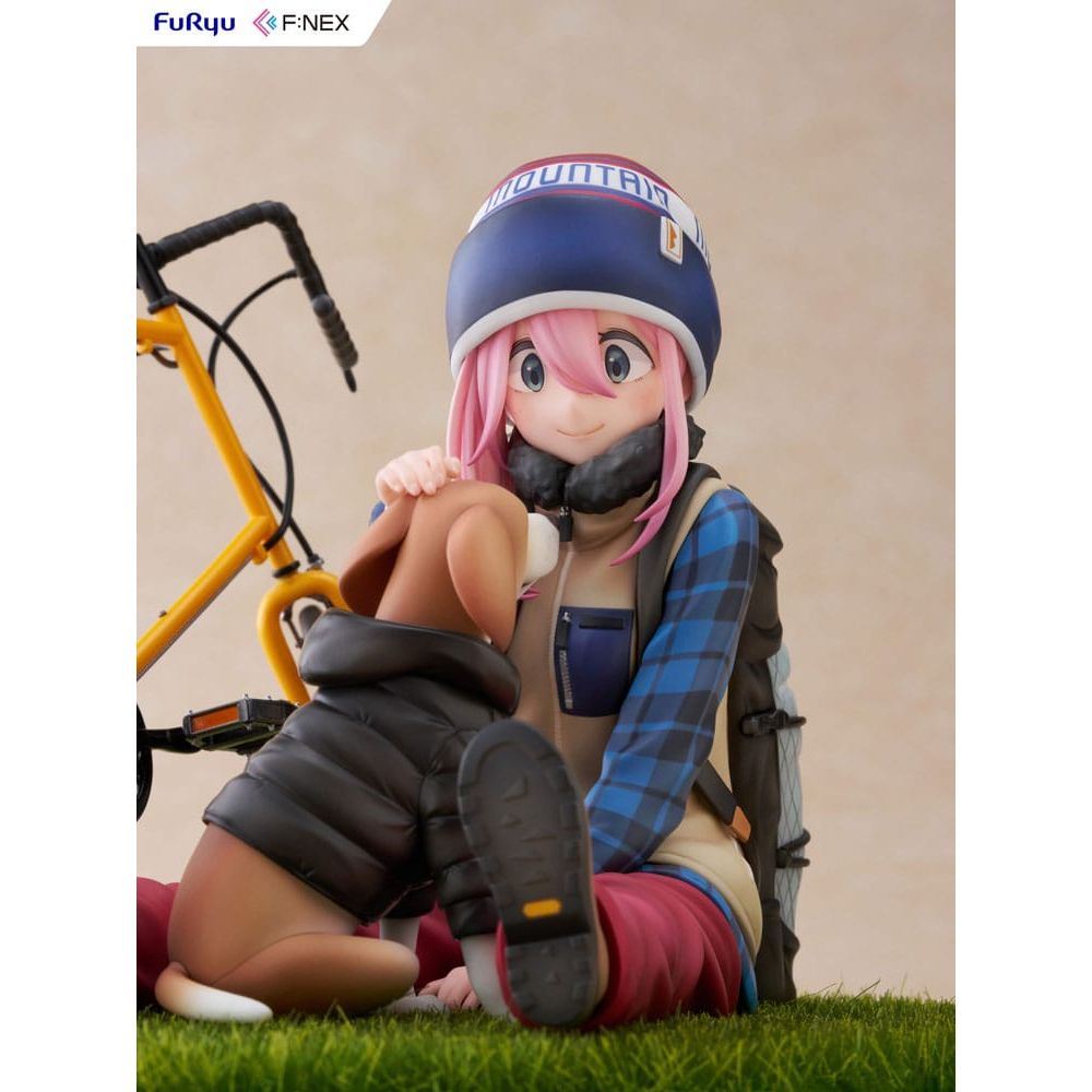 Laid Back Camp F:NEX PVC Statue 1/7 Nadeshiko Kagamihara 13 cm Furyu