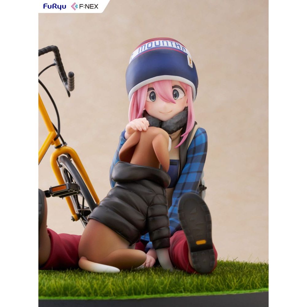 Laid Back Camp F:NEX PVC Statue 1/7 Nadeshiko Kagamihara 13 cm Furyu