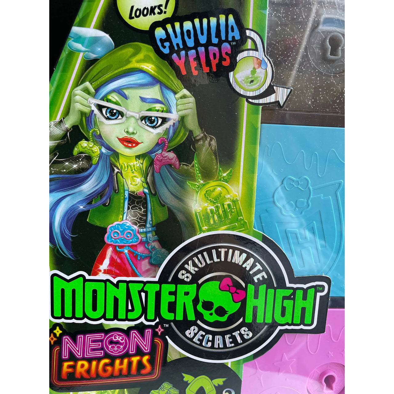 Monster High Skulltimate Secrets Neon Frights Series 3 Ghoulia Yelps Doll Monster High