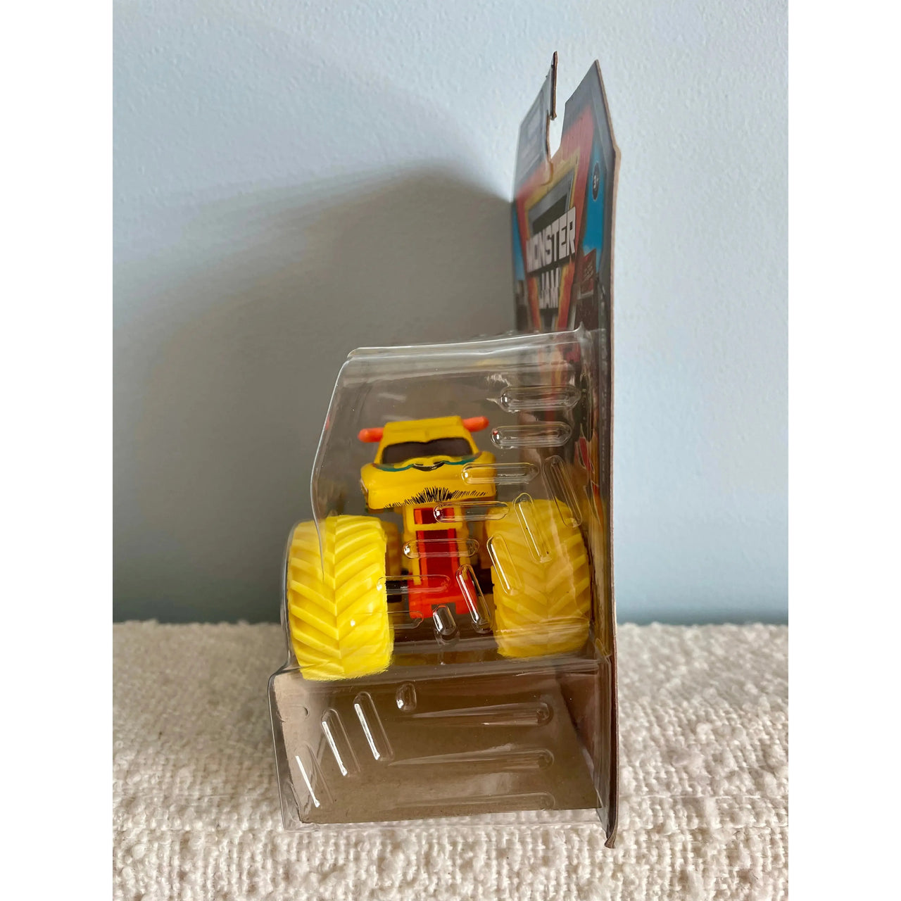 Monster Jam Die-Cast Vehicle 1:64 Scale - Series 37 - El Toro Loco Monster Jam