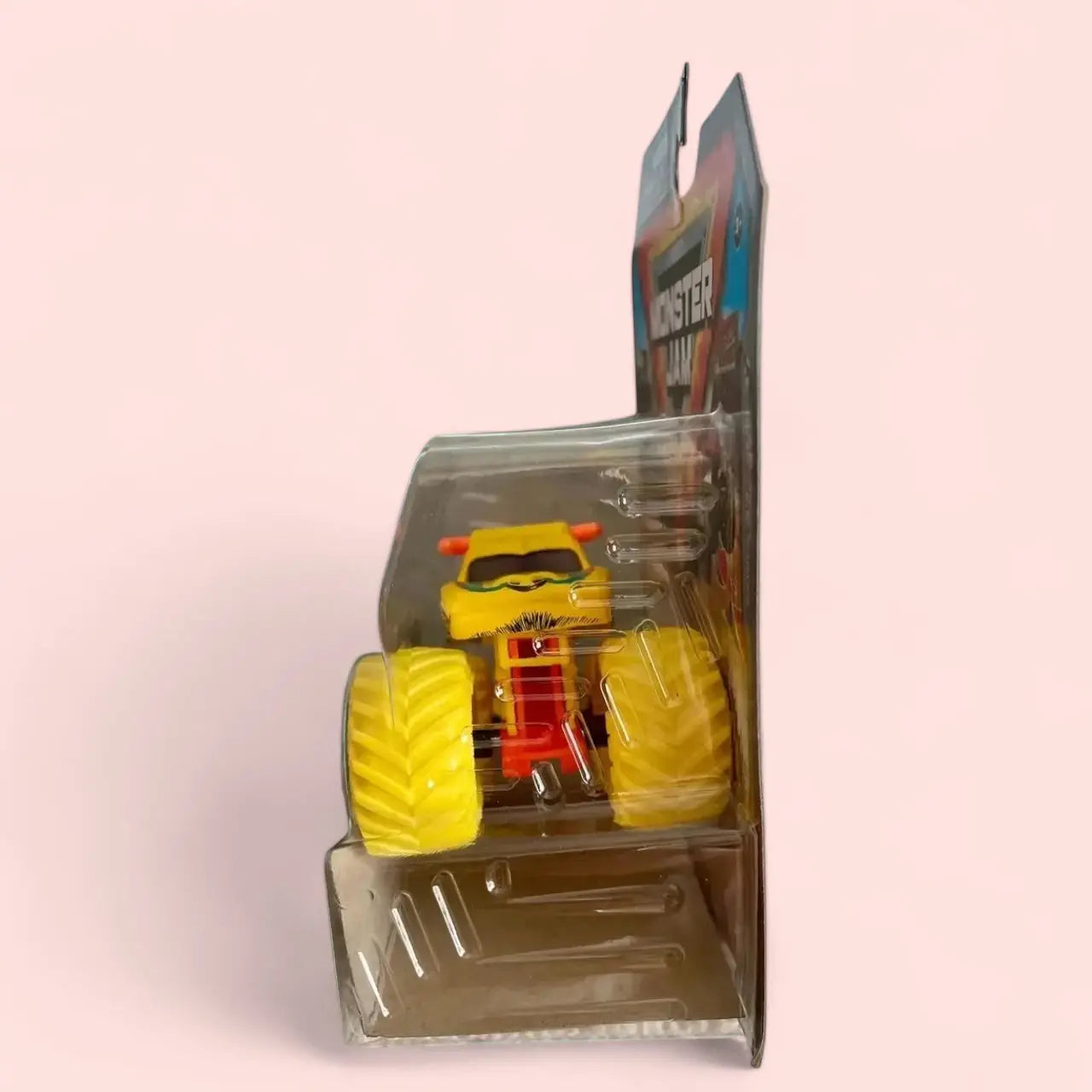 Monster Jam Die-Cast Vehicle 1:64 Scale - Series 37 - El Toro Loco Monster Jam