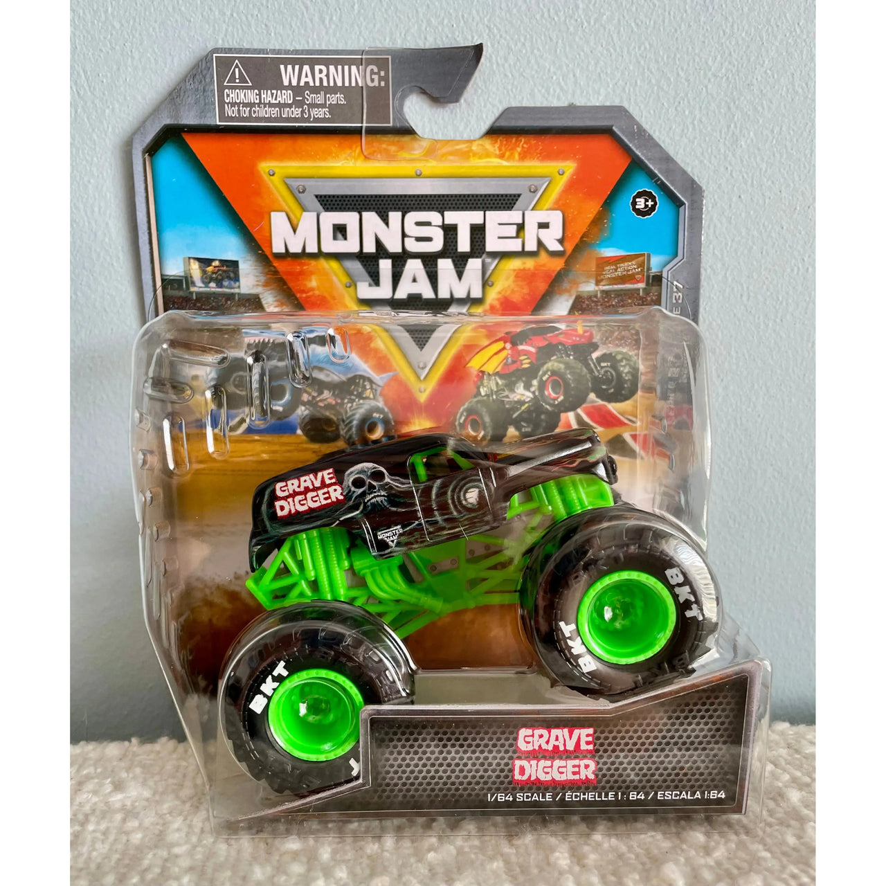 Monster Jam Die-Cast Vehicle 1:64 Scale - Series 37 - Grave Digger Monster Jam