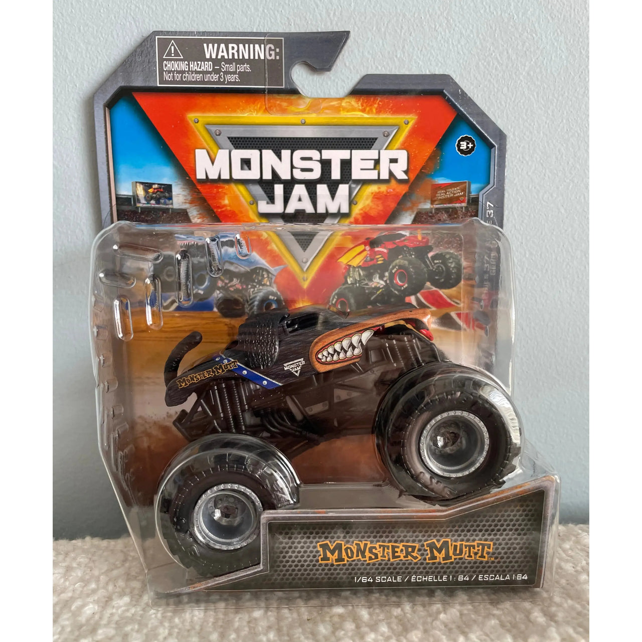 Monster Jam Die-Cast Vehicle 1:64 Scale - Series 37 - Monster Mutt Monster Jam