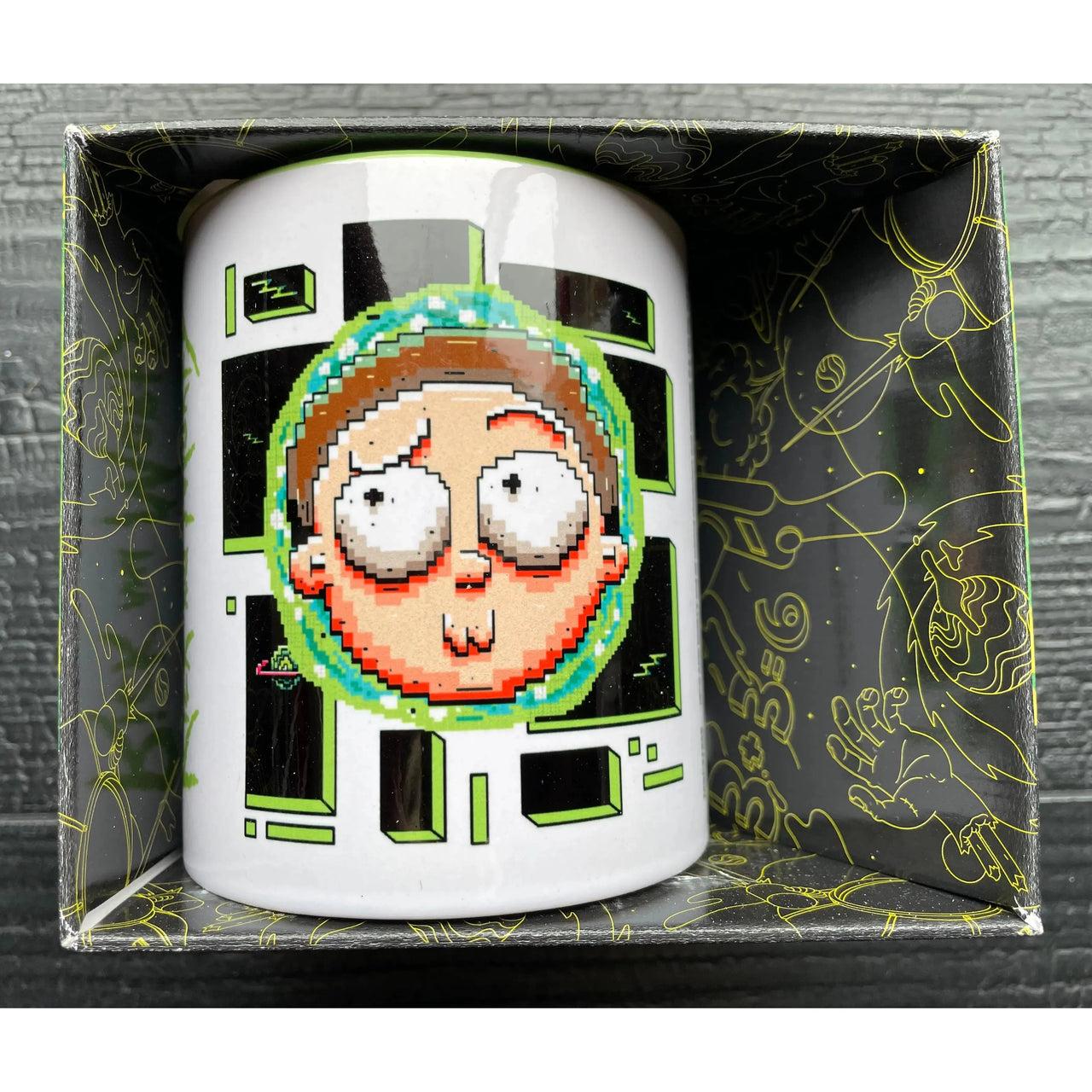 Rick And Morty (Pixel Breakout) Green Mug Pyramid International