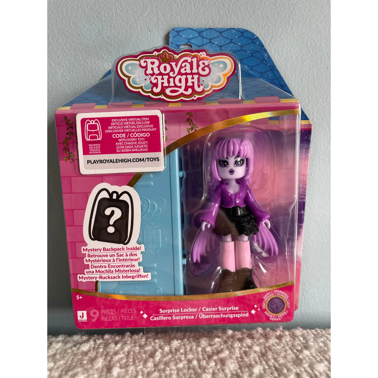 Royale High Surprise Locker & Figure - Dark Jazwares