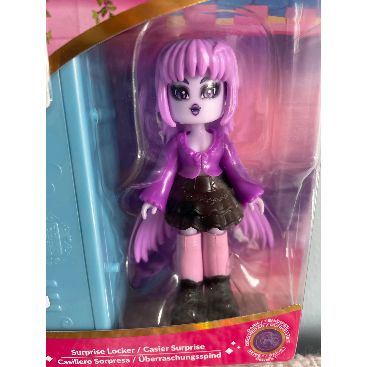 Royale High Surprise Locker & Figure - Dark Jazwares