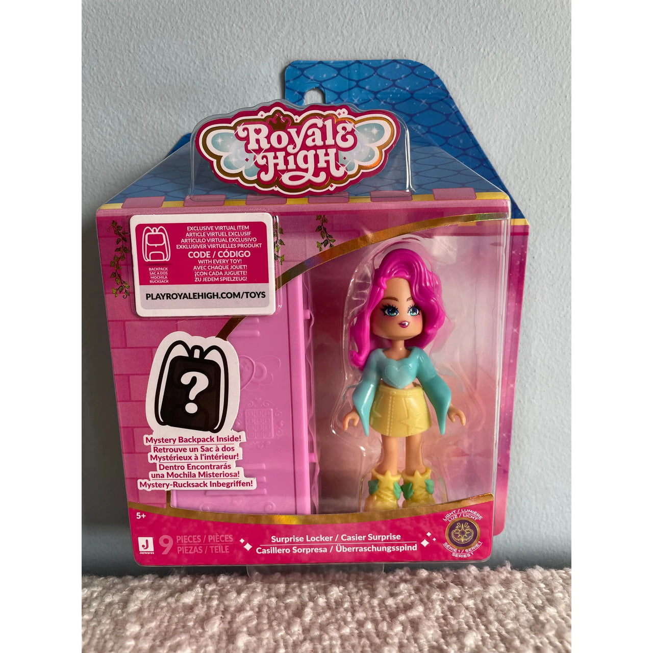 Royale High Surprise Locker & Figure - Light Jazwares